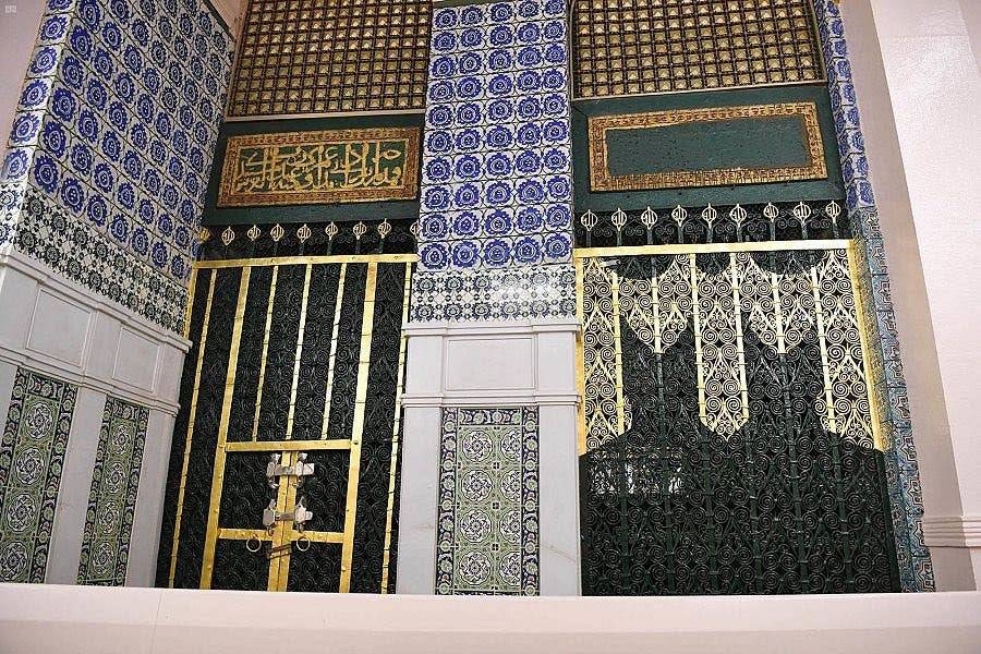 The “Sacred Chamber,” refers to the Prophet’s House, where he (peace be upon him) used to live with Aisha Bint Abibakr Al-Siddiq, the “Mother of the Believers” (May Allah be pleased with her). It is prominently located in the eastern part of the Prophet’s Mosque in Madinah. — SPA photos