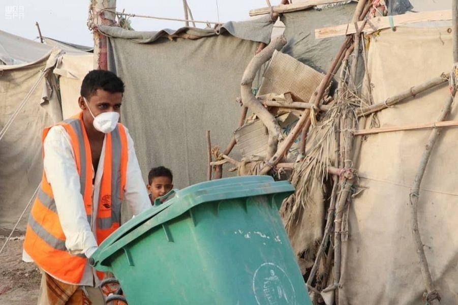 The King Salman Humanitarian Aid and Relief Center continued implementing water and environmental sanitation project that preserves the lives of families in Yemeni governorates of Hodeida and Hajjah. — SPA photos