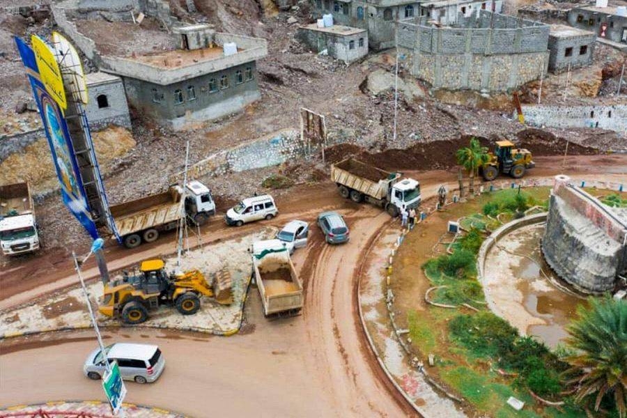 The work of the program also included the draining out rainwater from many places using the equipment and machinery of the program which included bulldozers, 5 trucks with a capacity of 12 tons, 4 trucks with a capacity of 3 tons, and 9 tanks to dispose water and a Bobcat. — SPA photos