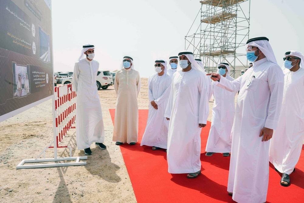 Sheikh Ahmed Bin Saeed Al Maktoum, Chairman of the Dubai Supreme Council of Energy, accompanied by Saeed Mohammed Al Tayer, MD & CEO of Dubai Electricity and Water Authority (DEWA), witnessed the lifting and installation of the Molten Salt Receiver (MSR) on top of the world’s tallest solar power tower at 262.44 meters, at the largest Concentrated Solar Power (CSP) project in the world.