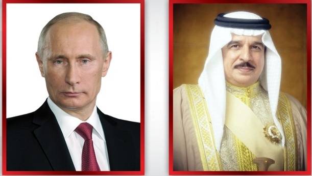 Bahrain’s King Hamad Bin Isa Al Khalifa, right, and Russian President Vladimir Putin 
