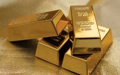 Gold cleared the $1,800 resistance and rallied to $1,820 per oz on stops.