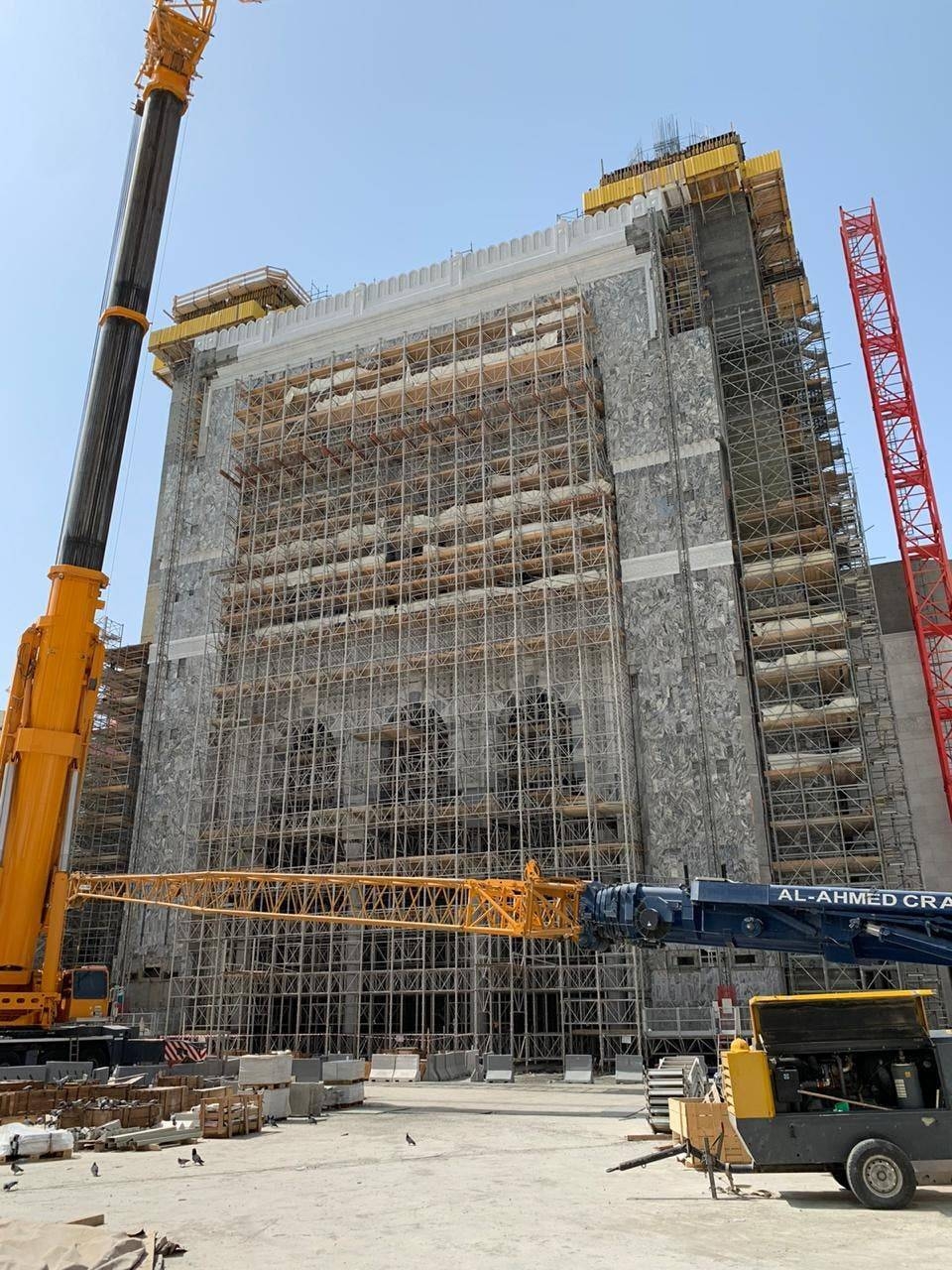 King Abdulaziz Gate, a marvelous Islamic architectural masterpiece, will give a straight visual treat of the Holy Kaaba to the faithful. 