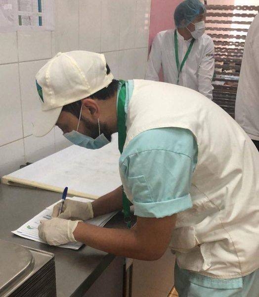 Makkah Mayoralty examines samples of meals served to pilgrims