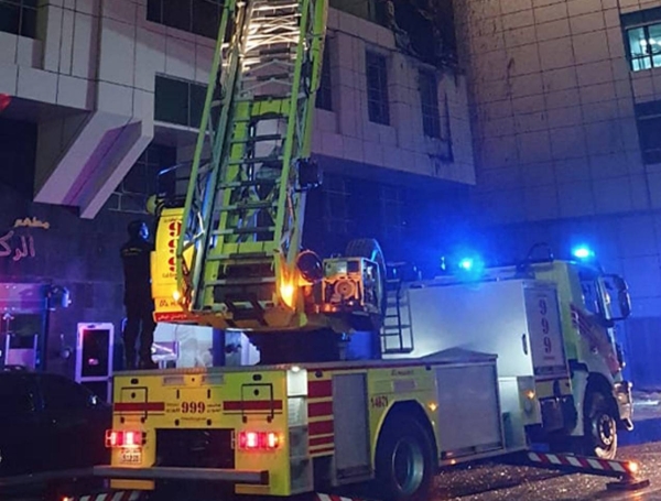 Abu Dhabi’s Civil Defense teams put out a large fire that broke out in a residential building in Abu Dhabi on Friday night. — WAM photo