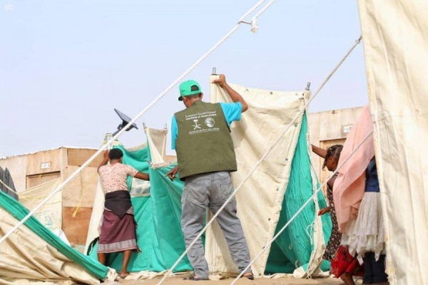 As part of the aid campaign, tents, blankets and rugs are being distributed to the families who have lost their shelters due to the rains and torrential floods in the two governorates. — SPA photos