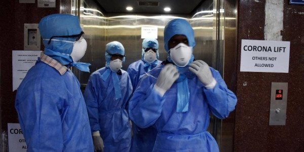 About 43,000 new cases are being reported daily across the US, down 21 percent from early August. — File photo
