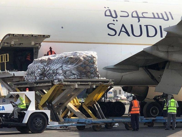 The plane carried 97 tons of food and shelter materials, which will be distributed in Khartoum, Al-Jazeera, and River Nile states of Sudan, benefiting 3,000 people. — SPA photos
