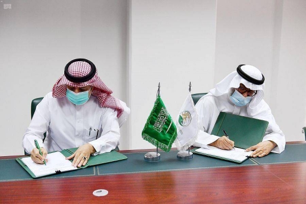 The King Salman Humanitarian Aid and Relief Center (KSRelief) signed on Wednesday an agreement with Al-Basar International Foundation to implement programs to combat blindness in eight countries for the year 2020-2021. — SPA photos