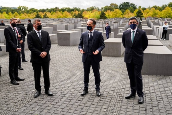Foreign Minister of the United Arab Emirates Sheikh Abdullah bin Zayed Al Nahyan on Tuesday visited the Memorial to the Murdered Jews of Europe, known as the 