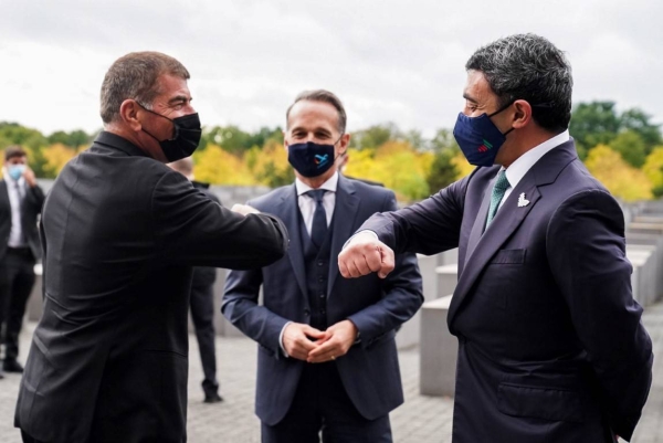Foreign Minister of the United Arab Emirates Sheikh Abdullah bin Zayed Al Nahyan on Tuesday visited the Memorial to the Murdered Jews of Europe, known as the 