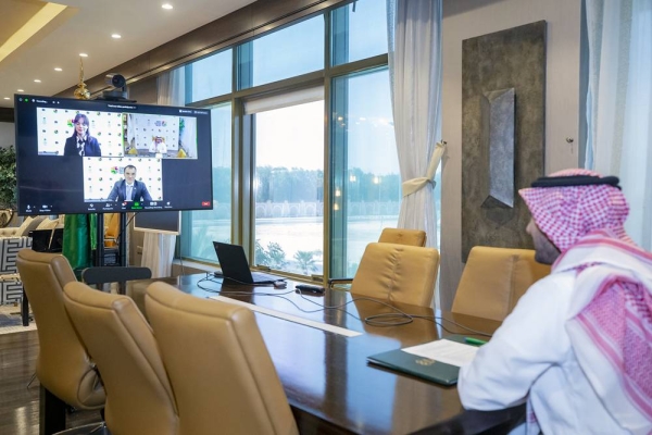 President of the Saudi Arabian Olympic Committee (SAOC) Prince Abdulaziz Bin Turki Al-Faisal signing the MoU.