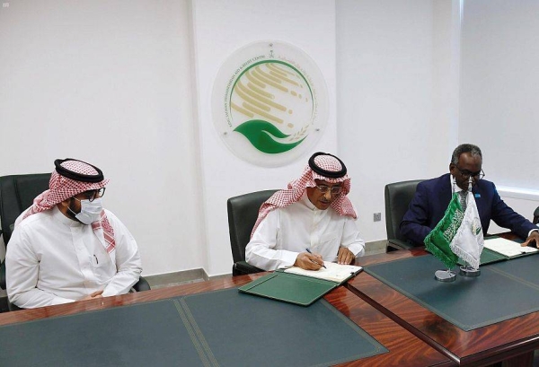 
The agreement was signed by KSRelief’s assistant supervisor general for operations and programs Ahmed Ali Al-Baiz and UNICEF representative in the GCC region Eltayeb Adam at the center’s premises in Riyadh on Thursday. 
