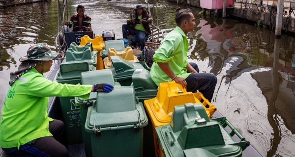 Sanitation workers collect plastic waste from the canals in Bangkok, Thailand’s capital city. — courtesy UNICEF/Patrick Brown