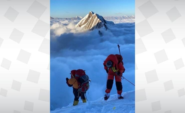 Bahrain’s Royal Guard team has recently successfully scaled Mount Manaslu (8,163 meters), the eighth highest mountain in the world, and it is all set able to climb Mount Everest early next year. — BNA photos
