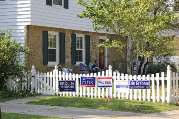  One week before the US presidential election, opinion polls predicting the winner have become a major focus but election watchers are keenly looking at whether 