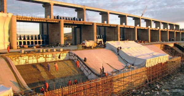 

File photo shows major infrastructure projects like this dam on the Nura River in Kazakhstan often require foreign direct investment. — courtesy World Bank/Shynar Jetpissova