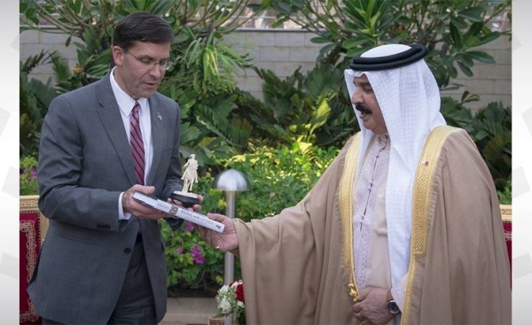 King Hamad welcomed the US defense secretary and his accompanying delegation and reviewed with them the long-standing bilateral relations, and ways to further develop them. — BNA photos
