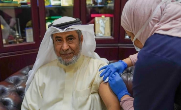 A number of ministers in Bahrain received on Tuesday shots of the coronavirus vaccine as part of their keenness to support the national efforts aimed at confronting the pandemic and limiting its spread. — BNA photos