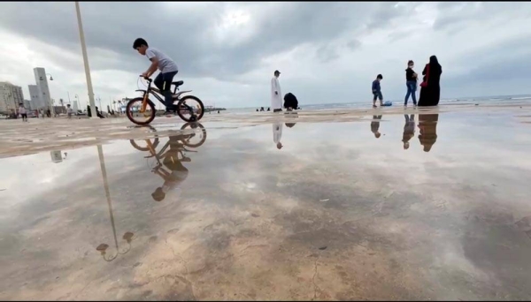 Moderate rains was experienced in most parts of Jeddah, the Bride of the Red Sea, on Saturday.