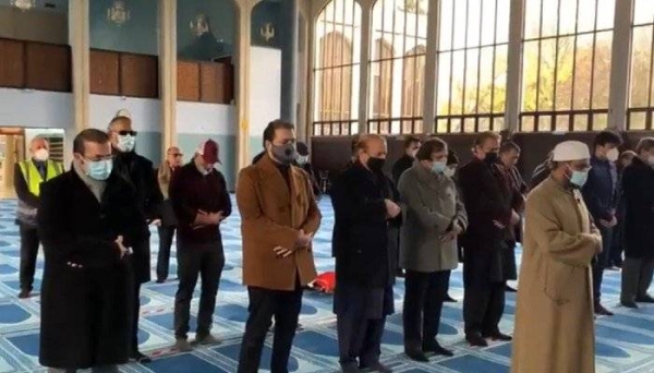  Former Pakistani Prime Minister Nawaz along with close associates and family members offered funeral prayers for his mother Begum Shamim Akhtar in London on Friday. — Courtesy photo