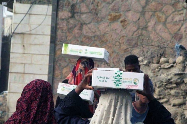 KSrelief distributed 3,285 cartons of dates to the most needy families and the displaced people in Lahij and Taiz Governorates.