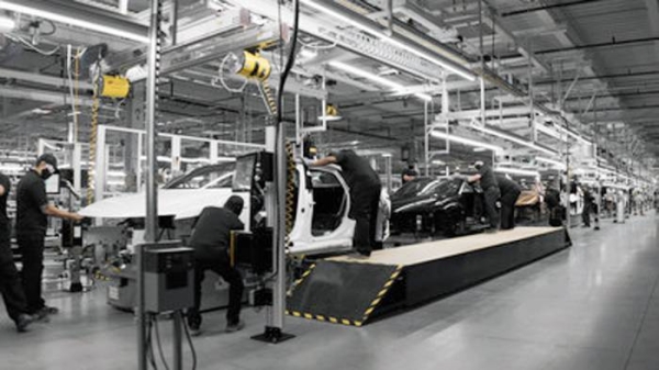 Lucid Motors broke ground on the first greenfield, dedicated electric vehicle factory built in North America less than a year ago, with the innovative AMP-1 factory now standing ready to start production of the next-generation EV, Lucid Air, in just a few months.