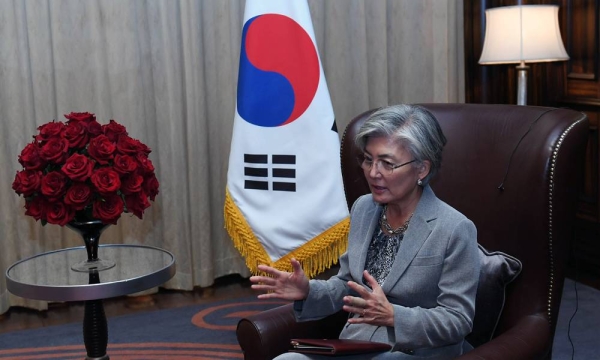 Kang Kyung-wha, Korean Minister of Foreign Affairs, making a point.