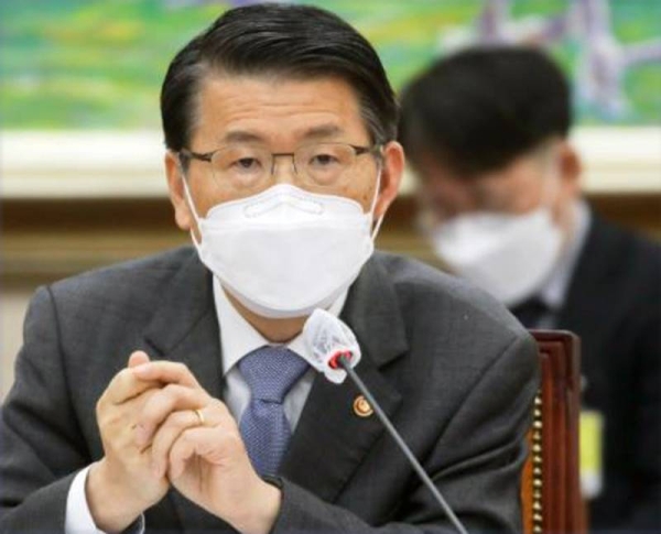 File photo shows FSC Chairman Eun Sung-soo at a plenary session of the national policy committee at the National Assembly in Seoul. — courtesy Yonhap