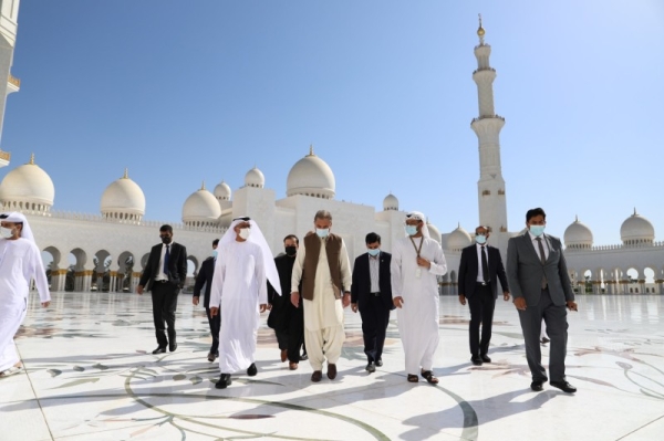 Pakistan's Foreign Minister Shah Mahmood Qureshi visited the Sheikh Zayed Grand Mosque as part of his official visit to the United Arab Emirates. He was accompanied by Hamad Obaid Ibrahim Salem Al-Zaabi, the UAE ambassador to Pakistan. — WAM photos