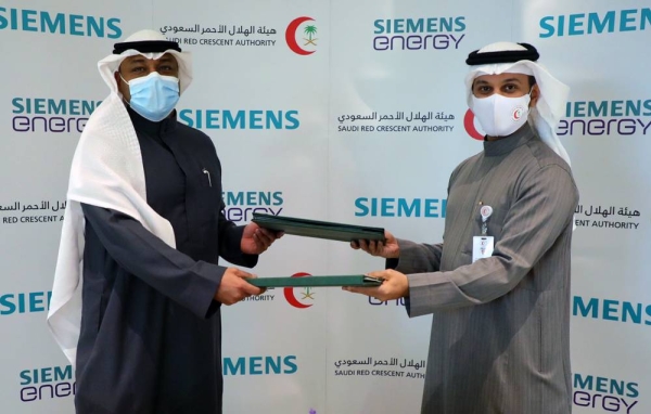 Left to right: Ahmad Hawsawi, CEO, Siemens KSA and Dr. Jalal Alowaisi, president, SRCA.