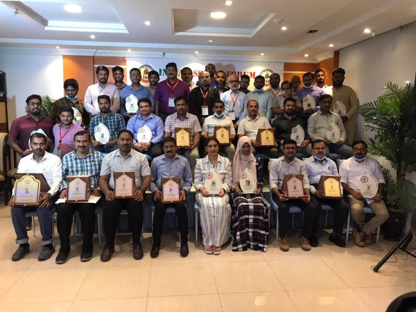Dr. Vineetha Pillai and Hassan Cheruppa receiving mementos during the honoring ceremony organized by the Indian Social Forum in Jeddah recently.