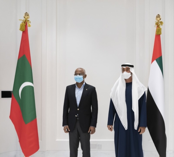 Abu Dhabi Crown Prince Sheikh Mohamed bin Zayed Al Nahyan, who is also the deputy supreme commander of the United Arab Emirates' armed forces, received on Monday President of Maldives Ibrahim Mohamed Saleh, who is currently visiting the country, at the Beach Palace here.