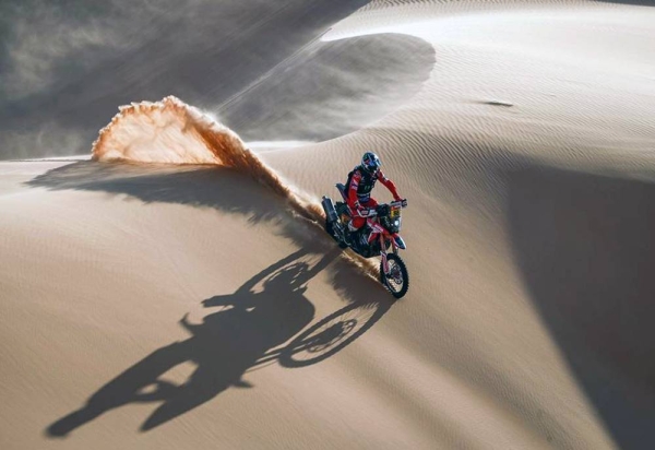 Nasser Al Attiyah with Chairman of Saudi Auto Federation Prince Khalid Sultan Bin Abdullah Al Faisal during the Dakar Rally.