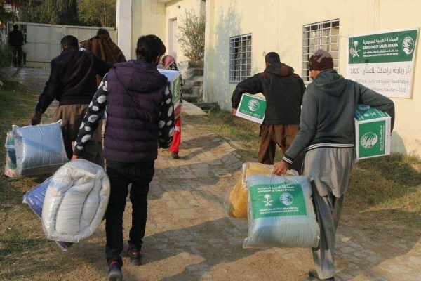The King Salman Humanitarian Aid and Relief Center (KSrelief) concluded on Tuesday the project to distribute winter bags in Pakistan. — SPA photos

