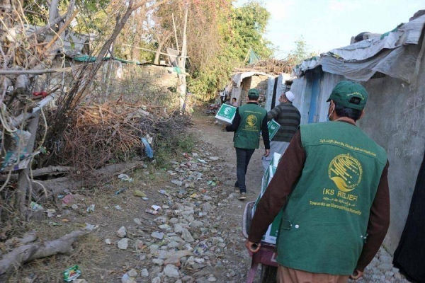 The King Salman Humanitarian Aid and Relief Center (KSrelief) concluded on Tuesday the project to distribute winter bags in Pakistan. — SPA photos
