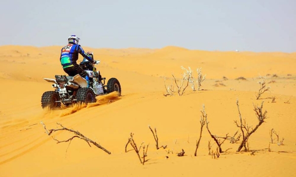 Reigning champion Carlos Sainz rebounded strongly with a dominant win on Friday’s Dakar Rally stage from Al Qaisumah to Hail. 