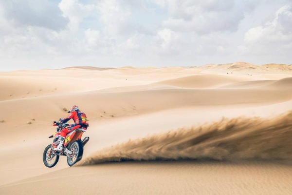 Keen action in the 2021 Saudi Dakar Rally with Stéphane Peterhansel in the lead from Nasser Al-Attiyah.