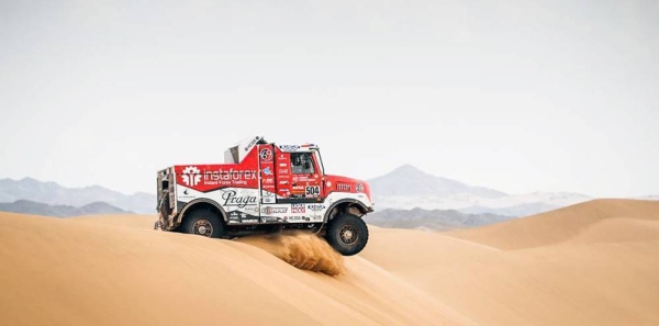 Keen action in the 2021 Saudi Dakar Rally with Stéphane Peterhansel in the lead from Nasser Al-Attiyah.