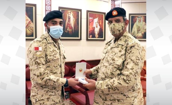 The commander-in-chief decorated the injured each with a medal of distinction for bravery during battles at the southern border of Saudi Arabia, wishing them a speedy recovery. — BNA photos
