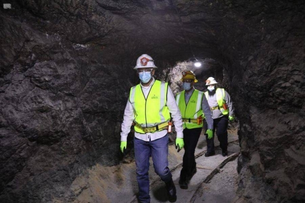 Industry minister inspects oldest, largest gold mine and factory in Saudi Arabia