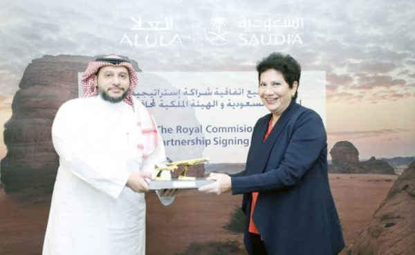 Melanie de Souza (RCU) and Hazem Sonbol (Saudia) during the signing ceremony on Tuesday.