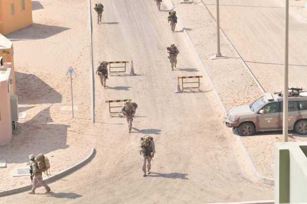 The exercise involved ground forces units, the UAE's Presidential Guard, and the US Marine Corps. — WAM photos

