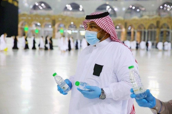 The General Presidency of the Two Holy Mosques Affairs has distributed more than 8 million liters of Zamzam water to Umrah performers and visitors of the Grand Holy Mosque.