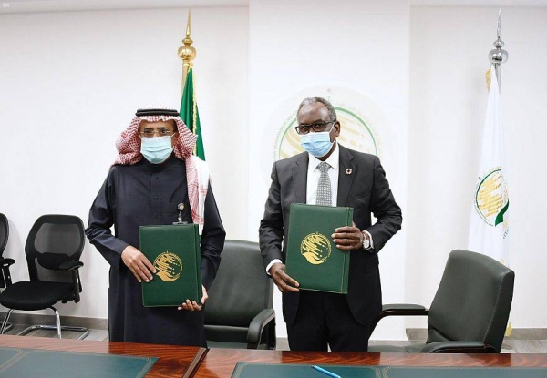 The agreement was signed by KSrelief’s assistant general supervisor for operations and programs, Ahmed bin Ali Al-Beez, and UNICEF’s representative in the Gulf, Eltayeb Adam at KSrelief’s headquarters in Riyadh. — SPA photos