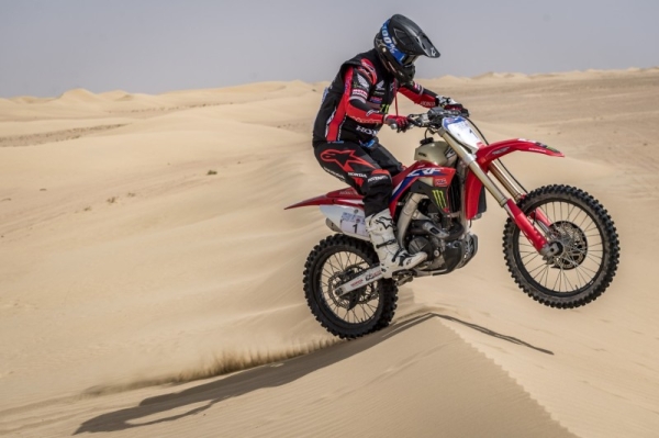 Saudi Arabia’s Yazeed Al Rajhi dominated the opening leg of the Dubai International Baja with a stunning drive today while UAE-based South African rider Aaron Mare moved within reach of back-to-back bike victories as the rally entered the motorsport record books. — WAM photos