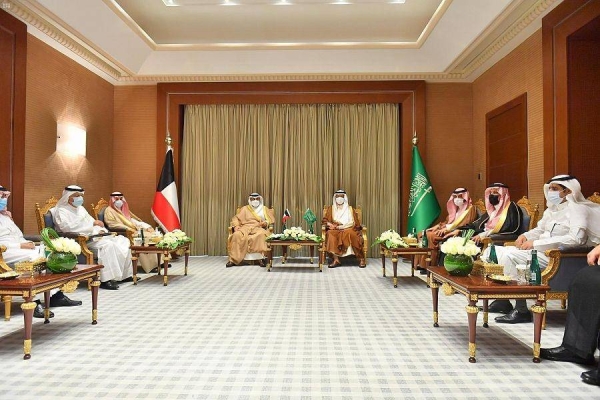 Saudi Arabia’s Minister of Energy Prince Abdulaziz Bin Salman met here on Wednesday with Kuwaiti Oil Minister Mohammad Al-Fares.  KUNA photo