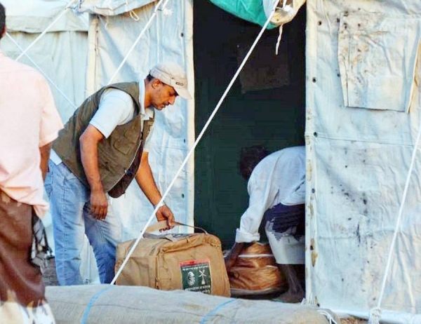 KSrelief has distributed shelter materials, including nine tents, several blankets, sleeping bags and rugs, to displaced people Aden Governorate, Yemen.