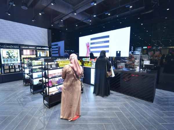 Mandatory immunization for workers of restaurant, food outlet, salon from May 13