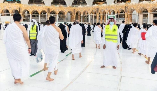 The Presidency for the Affairs of the Two Holy Mosques has attracted volunteers and volunteer organizations, to provide services to worshipers and visitors of the Grand Mosque.